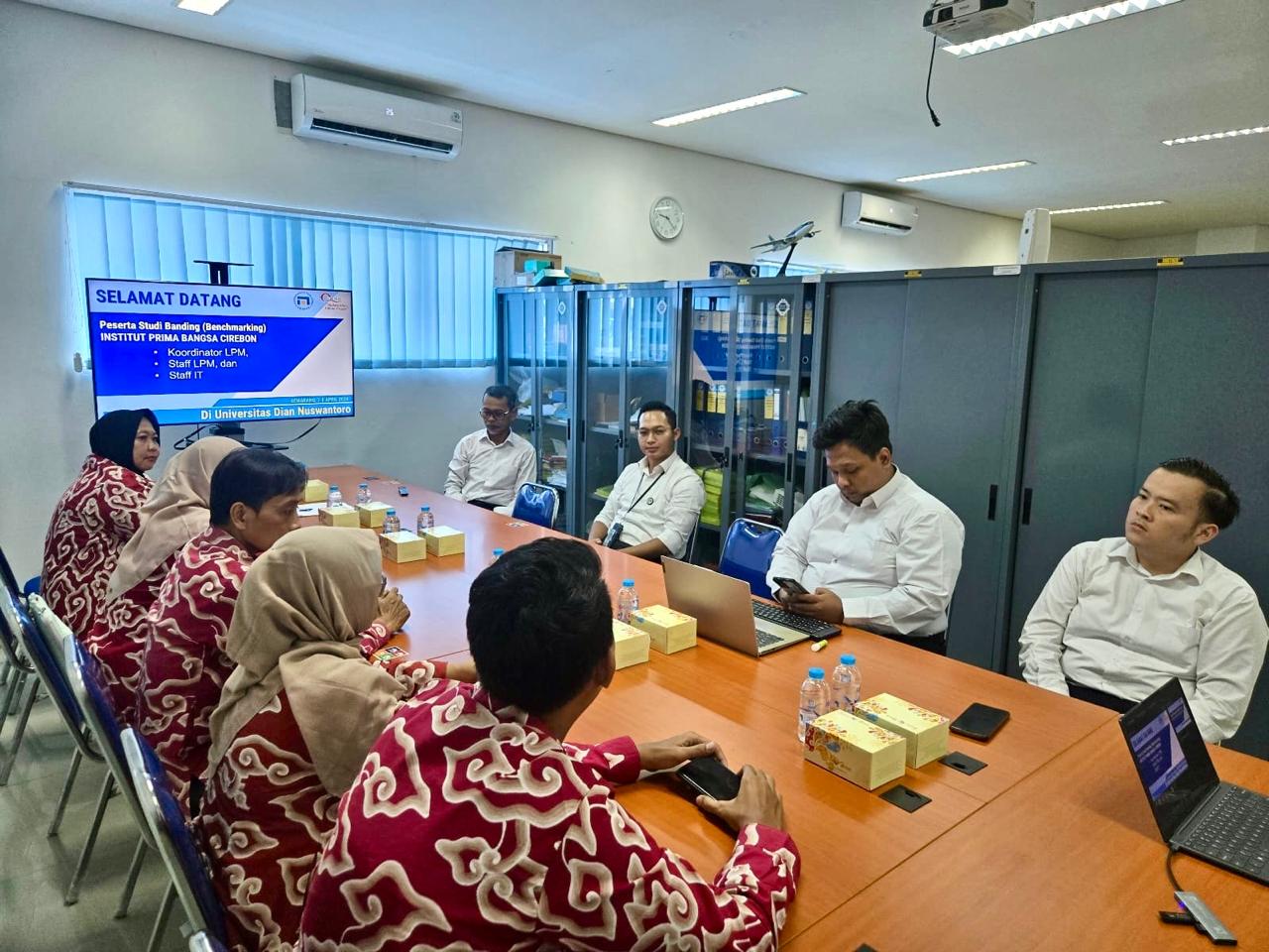 Benchmarking LPM Institut Prima Bangsa ke LPM Universitas Dian Nuswantoro